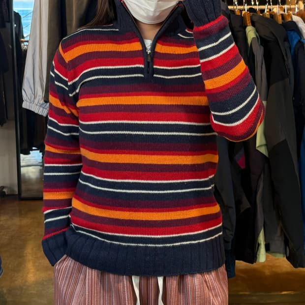 타미힐피거 배색 단가라 반집업 니트