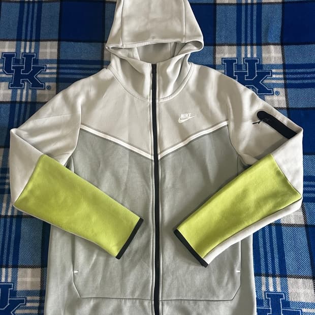 나이키 테크플리스