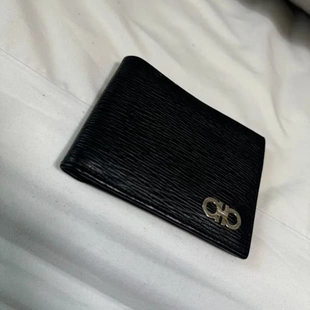 페라가모 반지갑 블랙