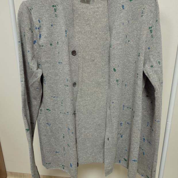 옴므플러스 페인팅 가디건 m사이즈