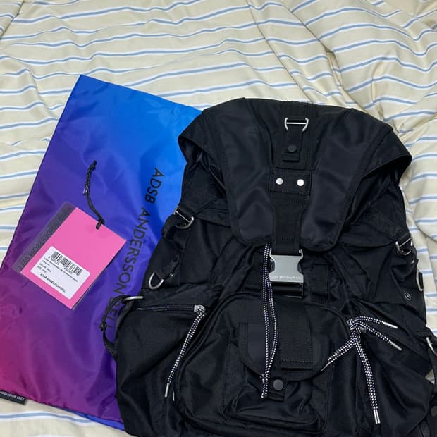 앤더슨벨 테크니컬 베를린 백팩 스몰 블랙 판매합니다.