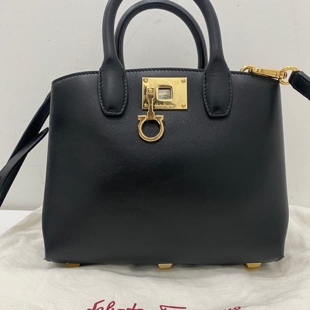 페라가모 스몰 스튜디오백 블랙