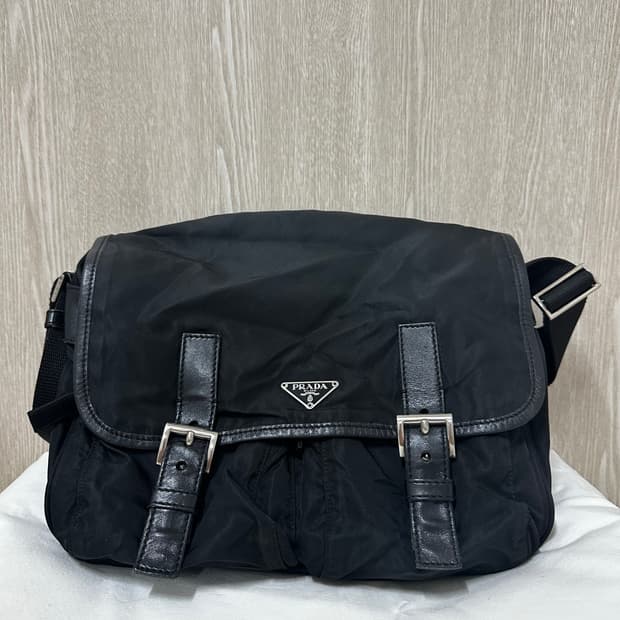 프라다 나일론 크로스백
