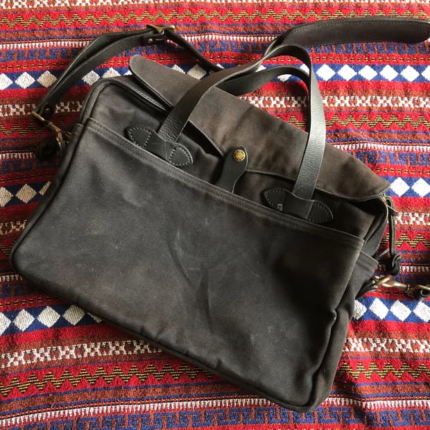 필슨 256 블랙 브리프케이스