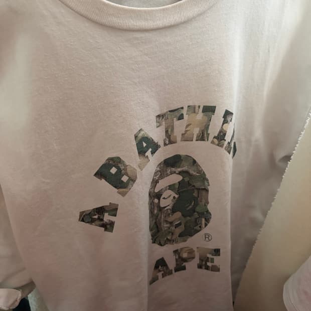 베이프 트리카모컬리지 반팔