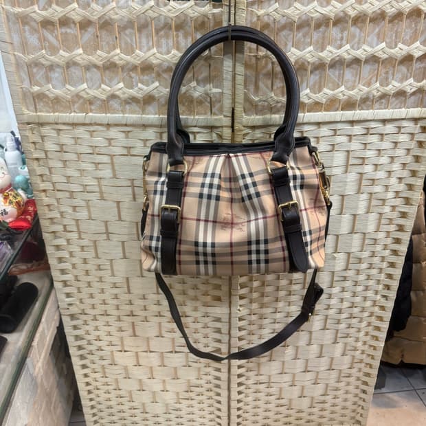 정품 버버리 노바체크 2way백 팝니다