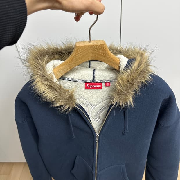 슈프림 포우 퍼 후드집업 네이비 급처