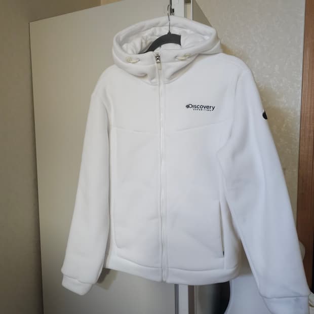 디스커버리 화이트 후리스 자켓