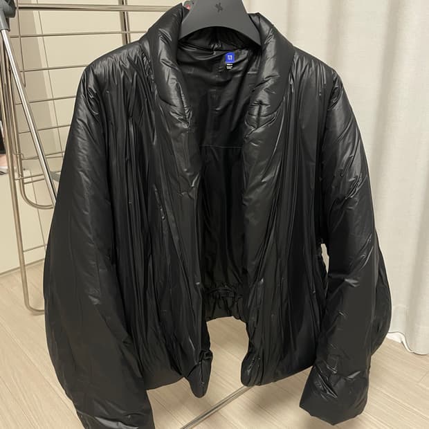 [M] 이지 갭 엔지니어드 바이 발렌시아가 패딩 라운드2