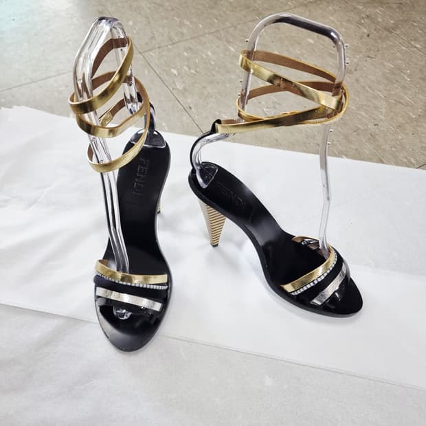 펜디 FENDI 하이힐 샌들 구두 슈즈 스트랩 오픈토힐 (240/37)