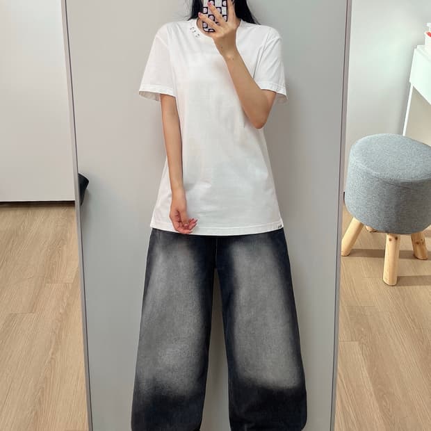 디젤 링 디테일 화이트 반팔 티셔츠