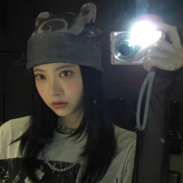 르세라핌 홍은채 디카)) 카시오-엑슬림 Z1050 블랙
