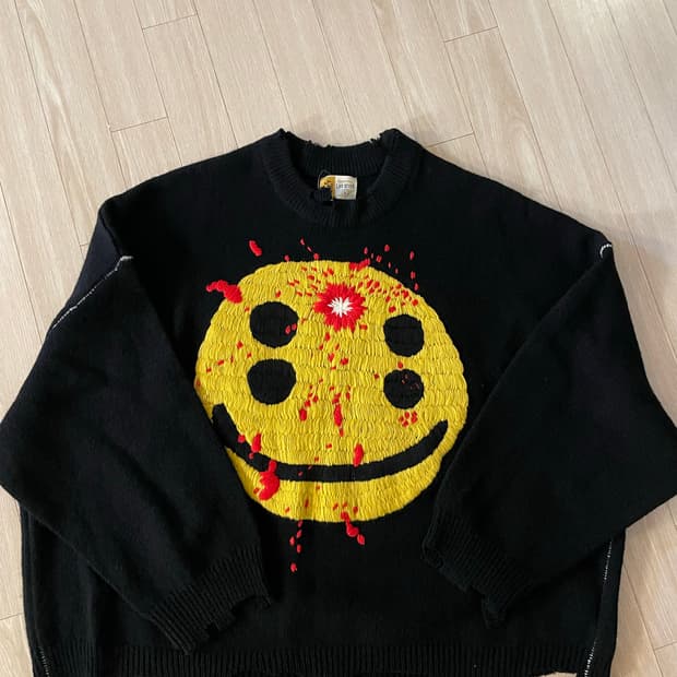 세인트미카엘 x CPFM 스마일니트