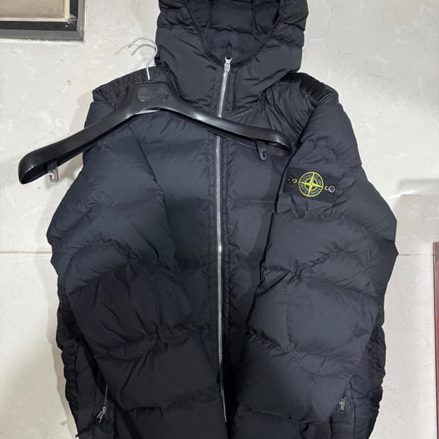 [당일출고,L사이즈] 23FW 스톤아일랜드 심리스 패딩