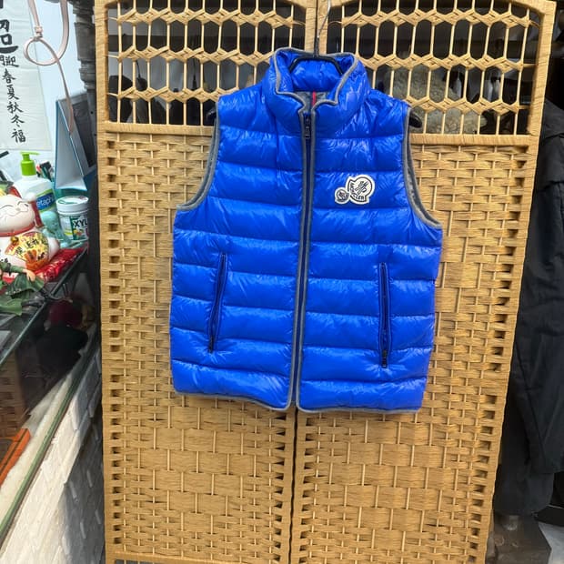 14y/66 정품 몽클레어 패딩조끼 팝니다