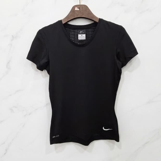 M사이즈 )) NIKE 나이키 여성 드라이핏 반팔티셔츠!~ 깔끔한 디자인