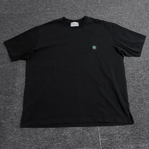 솔리드옴므 그라데이션 백로고 반팔티