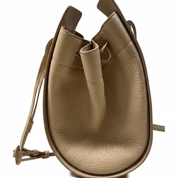 The Row 더로우 드로스트링 백 베이지 색상