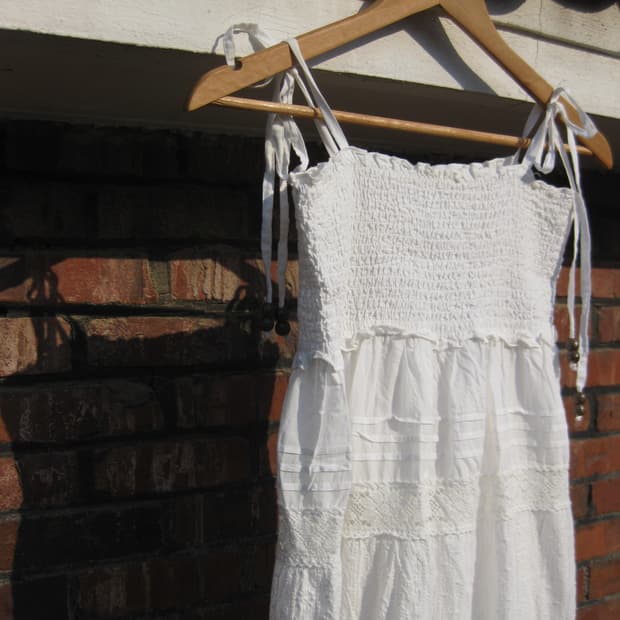 화이트 뷔스티에 원피스