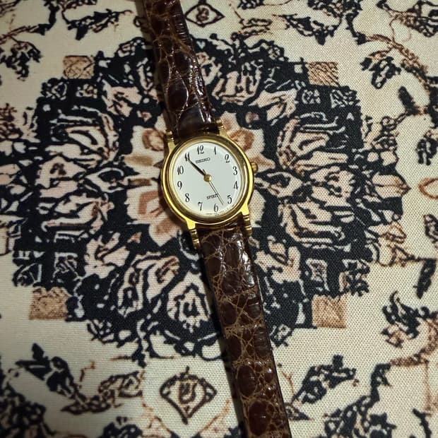 SEIKO 빈티지 여성 쿼츠 시계