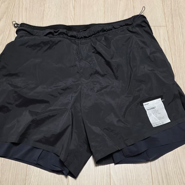 새티스파이 siatisfy  8인치 테크실크 반바지 