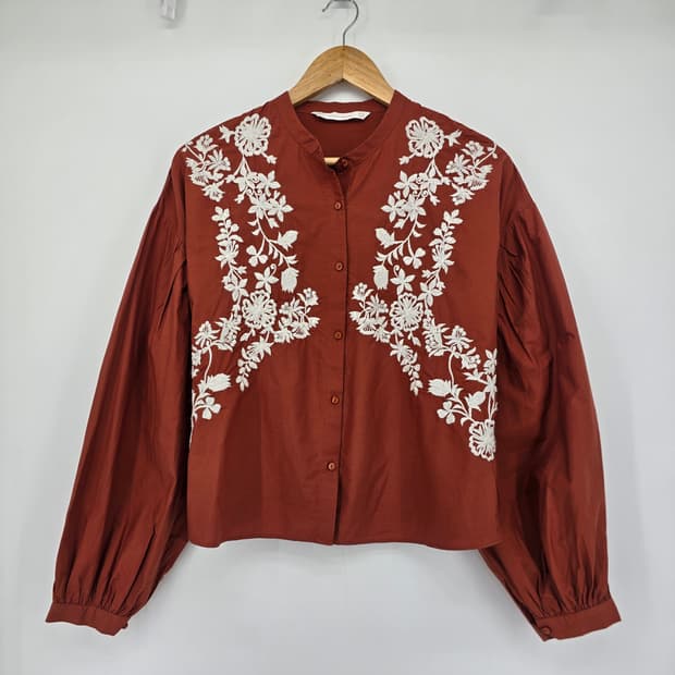 ZARA 자수 블라우스 (보헤미안 무드)
