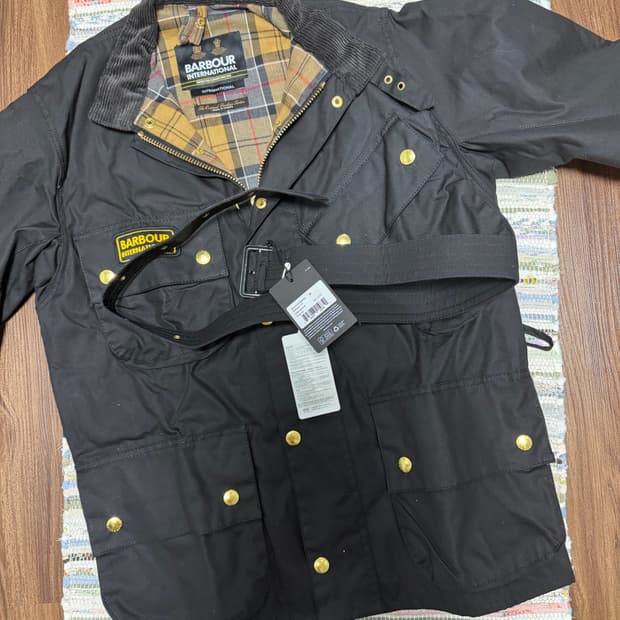 [새상품]바버 인터네셔널 A7 왁스 자켓 38사이즈 