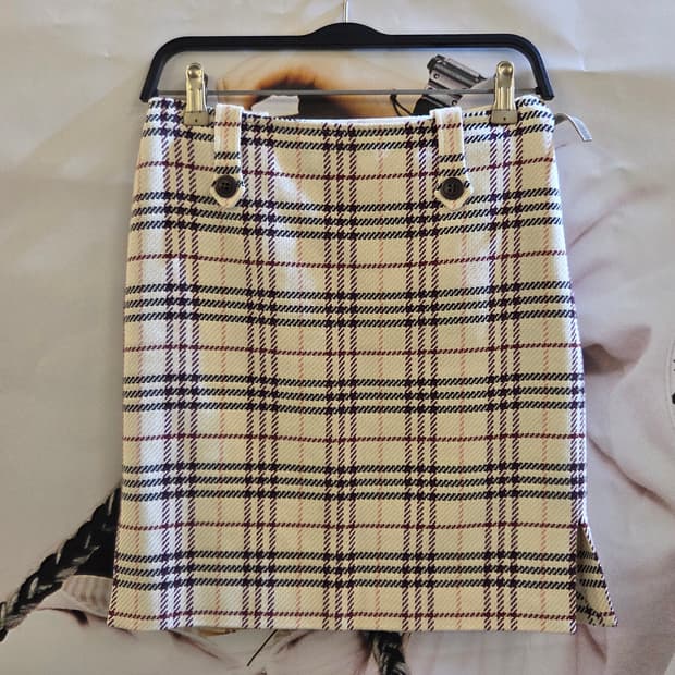 BURBERRY 버버리 아이보리 노바체크 미니스커트💯