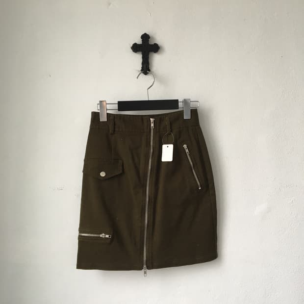 Zipper point mini skirt