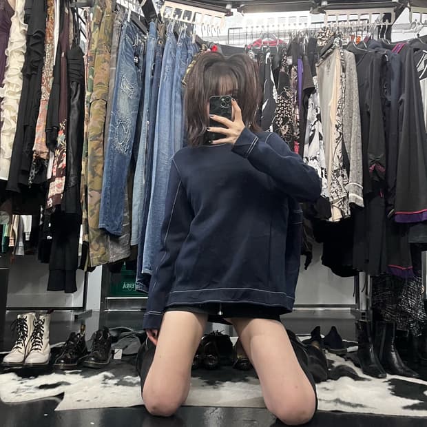 마르니 오버핏 절개 디테일 맨투맨