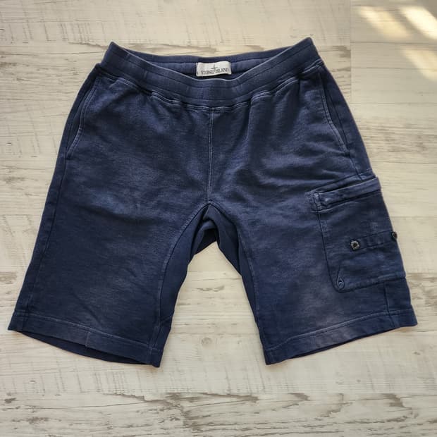 스톤 아일랜드 가먼트다잉 스웻 팬츠 팜. S(30~32)사이즈 반바지