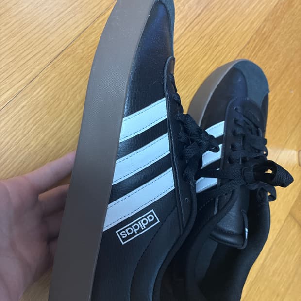아디다스 그랜드 코트 베이스 00s 블랙 화이트 껌솔