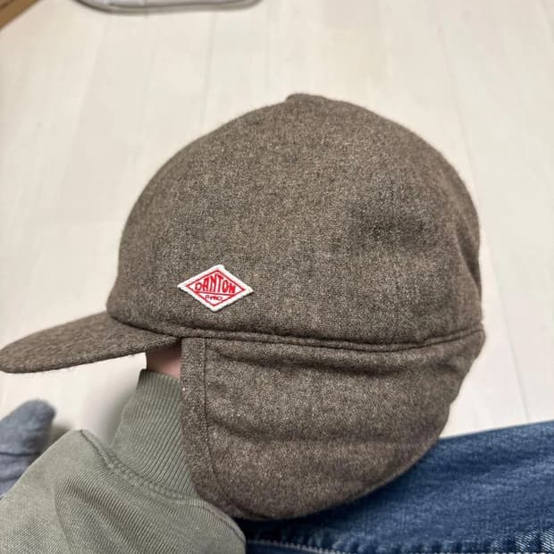 단톤 울 에타민 보아 6 패널 캡 브라운