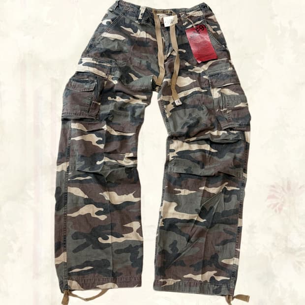 Abercrombie 아베크롬비 레이어드 핀턱 디테일 카모 카고팬츠