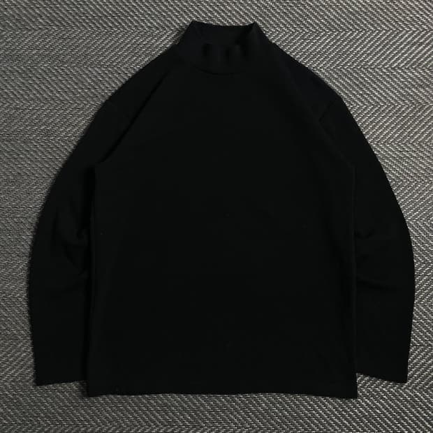 피앤콤마 머슬핏 미니멀 니트 블랙 o 3966