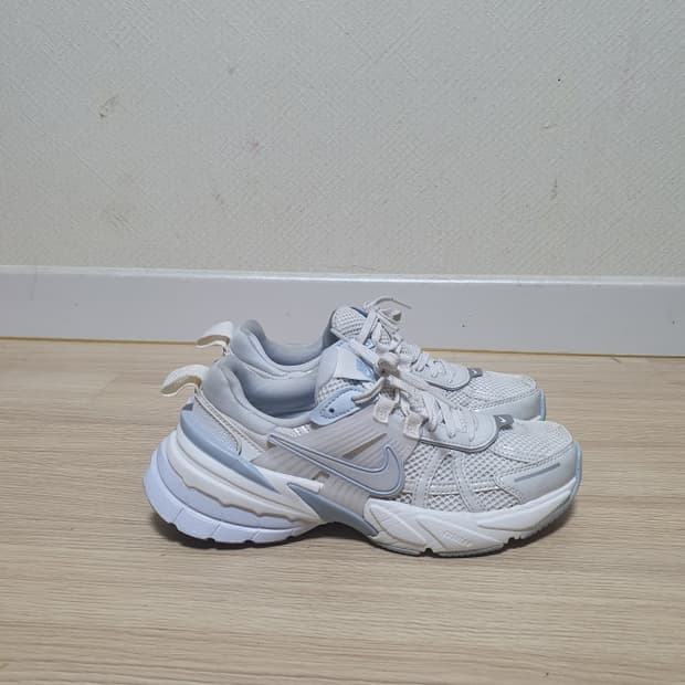 나이키 v2k 런 운동화 230