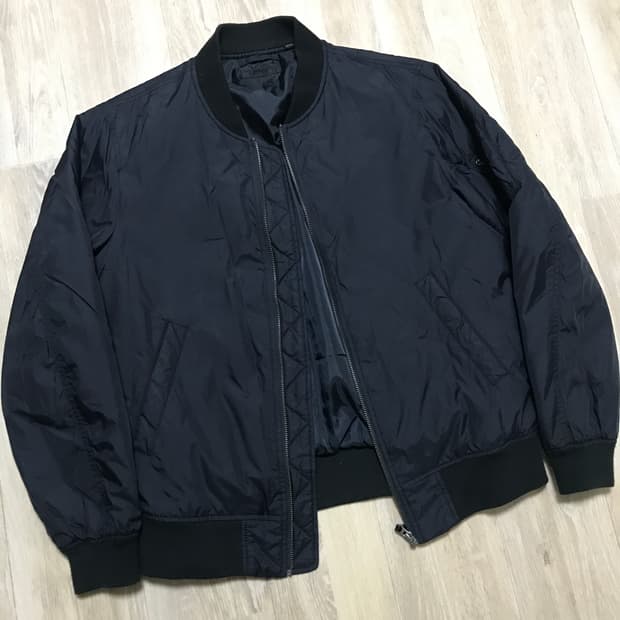 유니클로 ma-1 봄버 항공점퍼 L사이즈 블랙