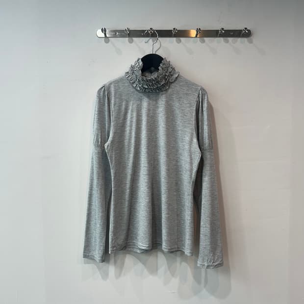 그레이 퍼프디테일 top