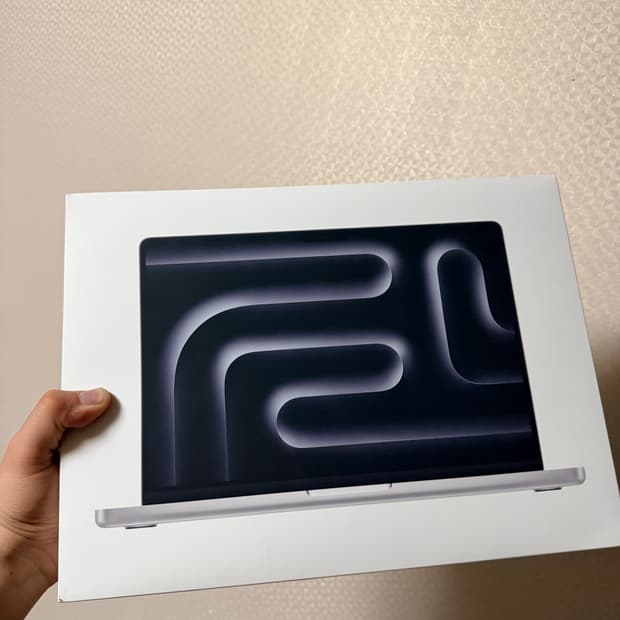 미개봉 맥북 프로 M5 24 / 512