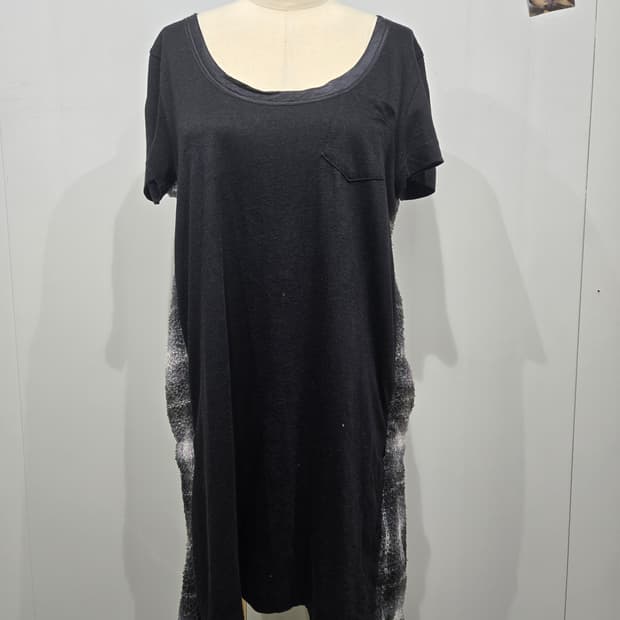 사카이 블랙 롱 티셔츠 옆트임 포인트 원피스