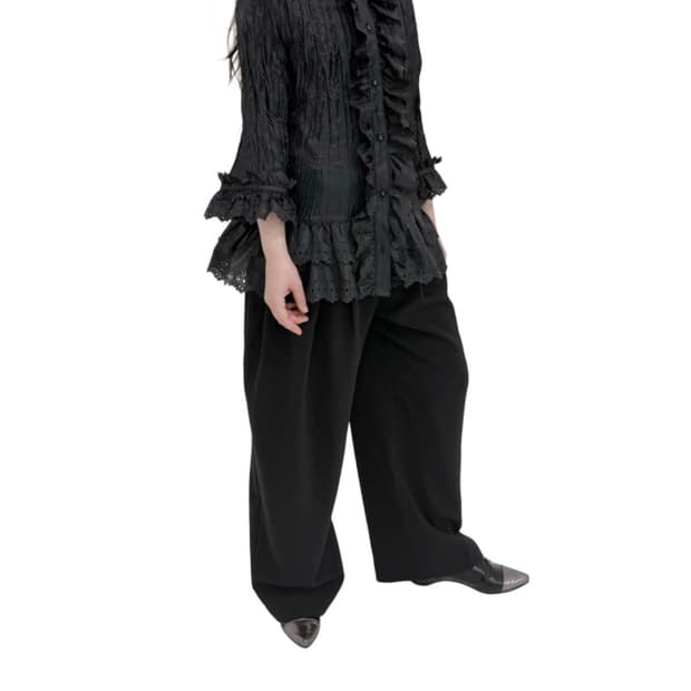 에옹쓰 -Thornel Punching Blouse (블랙)