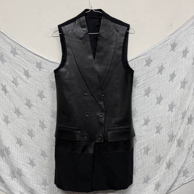 닐바렛 가죽 더블 기믹 슬리브리스 코트