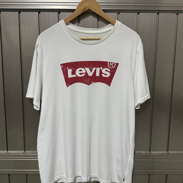 리바이스 Levi’s 빈티지 크랙 배트윙 로고 반팔 티셔츠