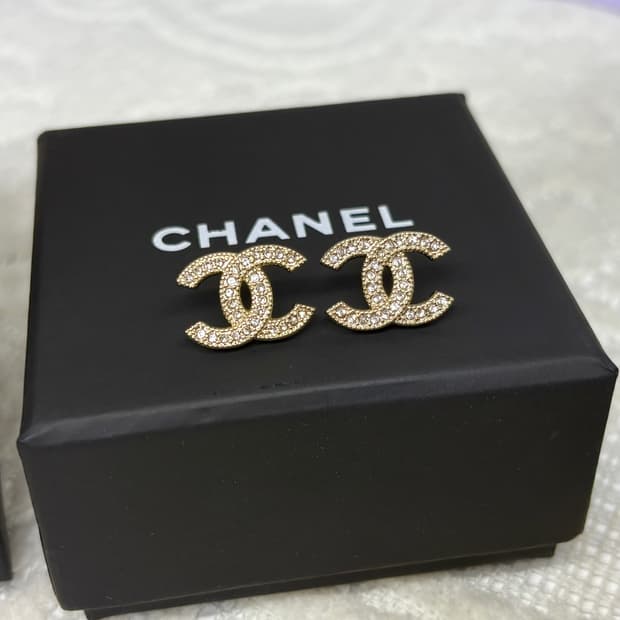 샤넬 귀걸이 볼드 크리스탈 골드 업사이클링 귀걸이