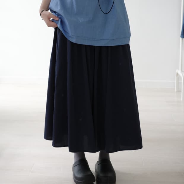 Deep navy volume cotton skirt