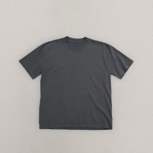 Yeezy gap dark gray 숏슬리브