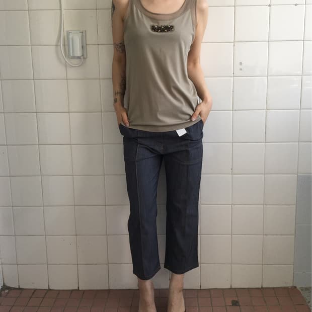 Beads point sleeveless