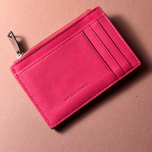 보테가베네타 카드지갑 / 지퍼 카드홀더 (꽃분홍 핑크)