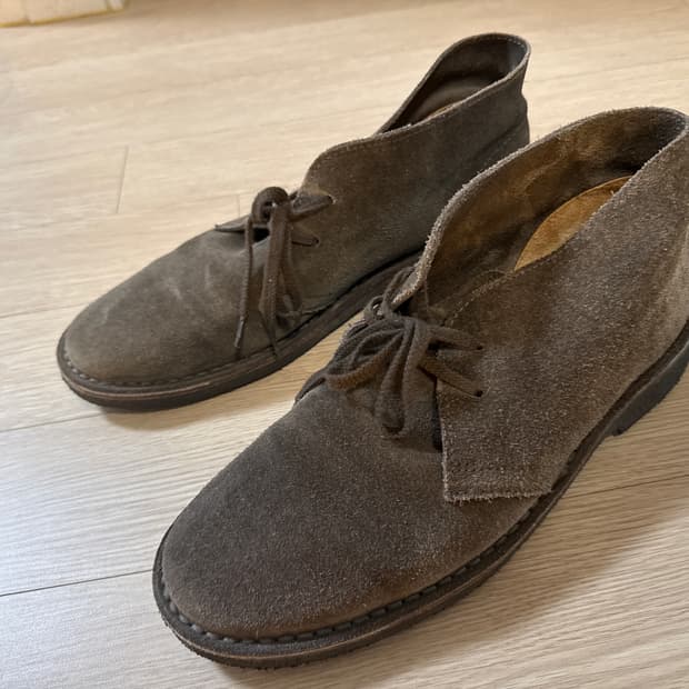 drake’s 클리포드 데저트 부츠