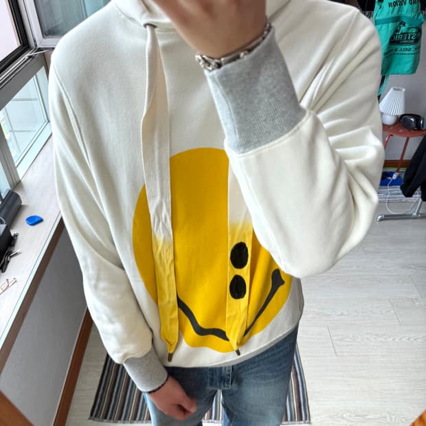 캐피탈 레인 스마일 후드티